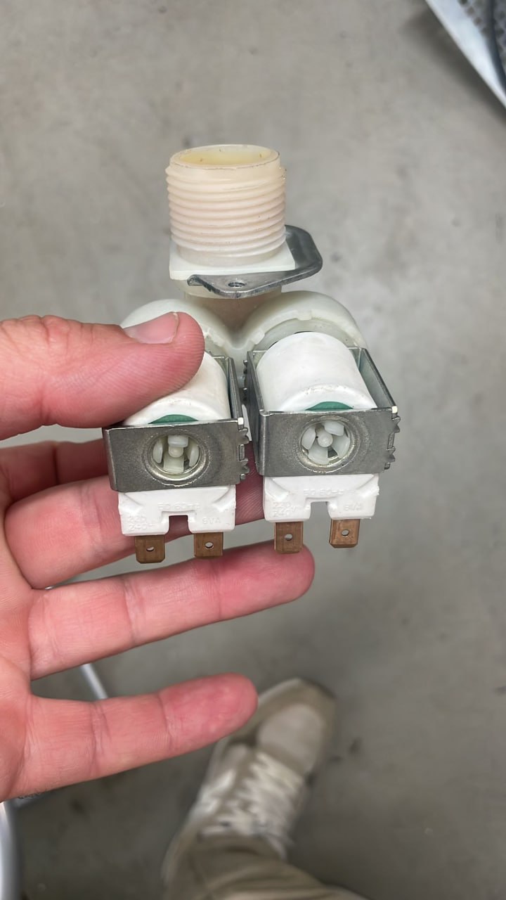Técnico reparando electrodoméstico en Madrid