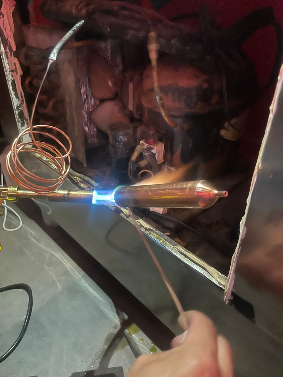 Técnico reparando electrodoméstico en Madrid